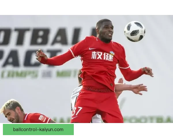 伊布在曼联时期状态回暖，展现稳定竞争力