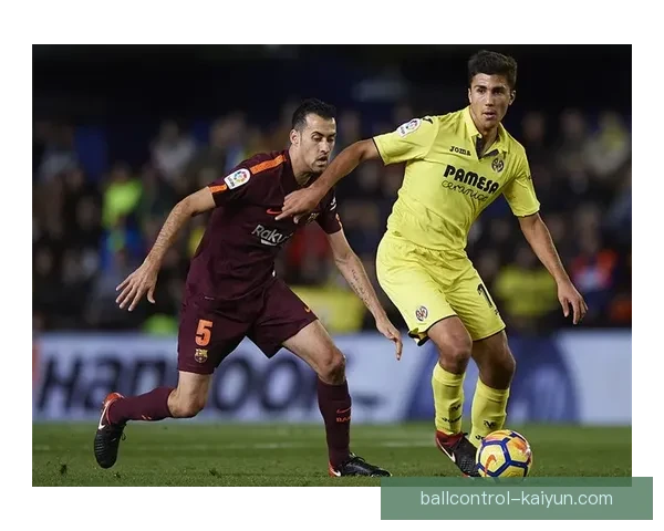 西甲比利亚雷亚尔在冬窗转会市场表现值得关注，球队动态频繁。